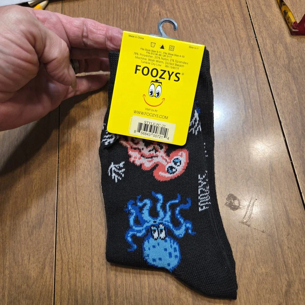 Foozys Womens Novelty Crew Socks Black Octopus Jellyfish Sea Life Size 9-11 NEW
